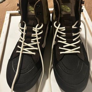 Vans Men's Brown High-Top Gore-Tex Shoes